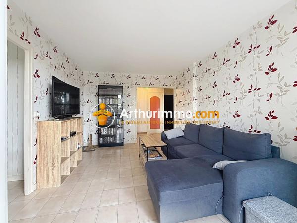 Vente                                                      Appartement
                        
                     5 pièces                      86 m2                     à Bourgoin-Jallieu