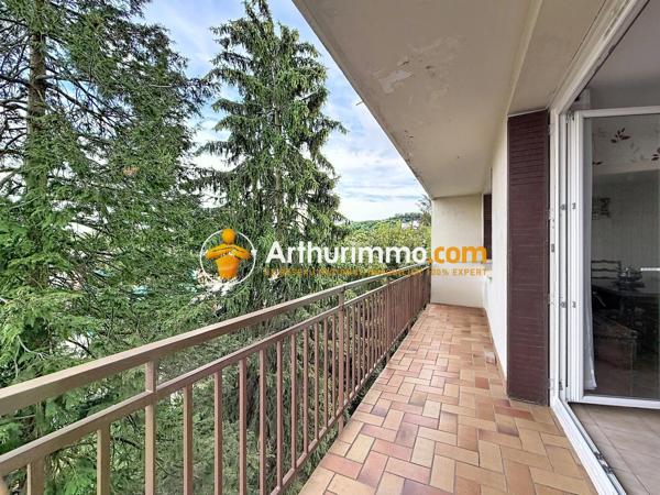 Vente                                                      Appartement
                        
                     5 pièces                      86 m2                     à Bourgoin-Jallieu