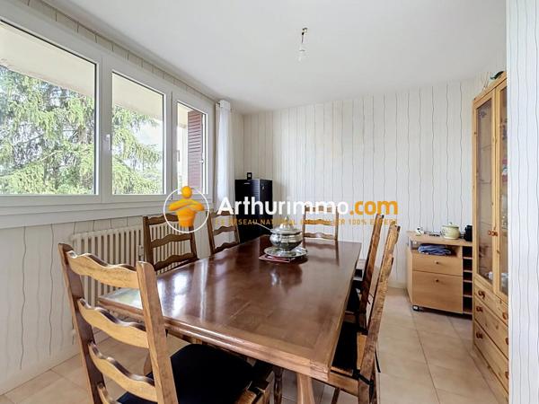 Vente                                                      Appartement
                        
                     5 pièces                      86 m2                     à Bourgoin-Jallieu