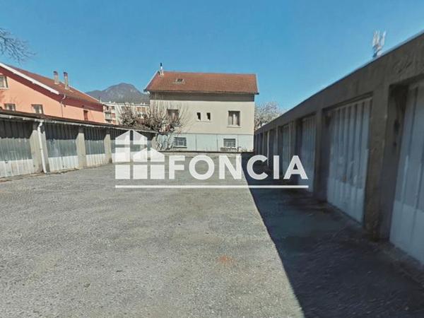 Location Parking - 8 RUE PAUL VALLIER Fontaine 38600