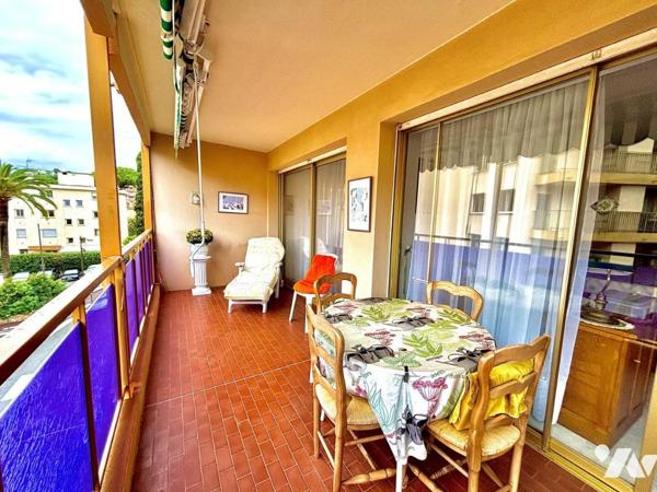 Roquebrune-Cap-Martin, CARNOLES, 4 pièces de 76 m², 4 balcons, parking et cave