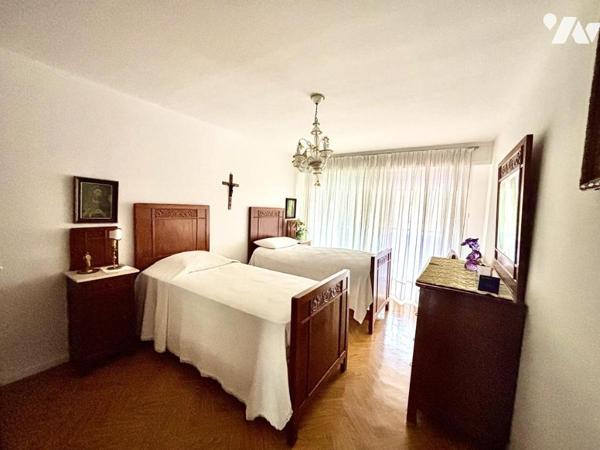 Roquebrune-Cap-Martin, CARNOLES, 4 pièces de 76 m², 4 balcons, parking et cave