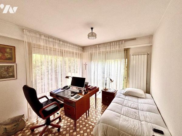 Roquebrune-Cap-Martin, CARNOLES, 4 pièces de 76 m², 4 balcons, parking et cave