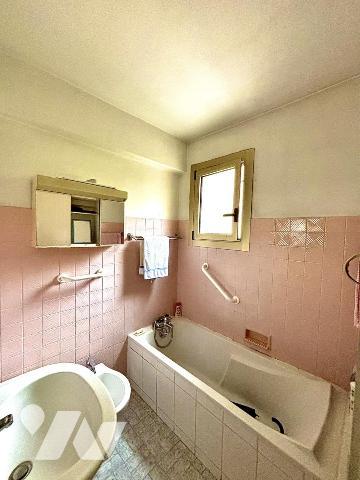 Roquebrune-Cap-Martin, CARNOLES, 4 pièces de 76 m², 4 balcons, parking et cave