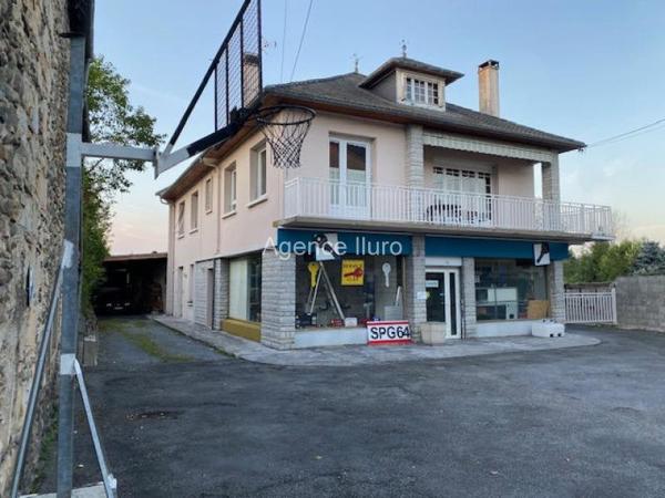 Immeuble locatif - Oloron-sainte-marie - Réf.:205367 OLORON PROXIMITE CENTRE - IMMEUBLE COMPOSE DE DEUX APPARTEMENTS ET DE TROIS LOCAUX COMMERCIAUX ACTUELLEMENT LOUES -