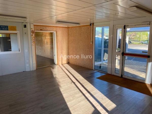 Immeuble locatif - Oloron-sainte-marie - Réf.:205367 OLORON PROXIMITE CENTRE - IMMEUBLE COMPOSE DE DEUX APPARTEMENTS ET DE TROIS LOCAUX COMMERCIAUX ACTUELLEMENT LOUES -