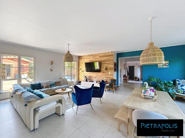 CIVRIEUX CENTRE – Belle maison 178 m² – Piscine & Pool House – 4 chambres – DPE B