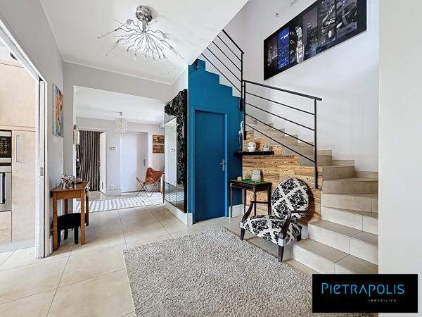 CIVRIEUX CENTRE – Belle maison 178 m² – Piscine & Pool House – 4 chambres – DPE B