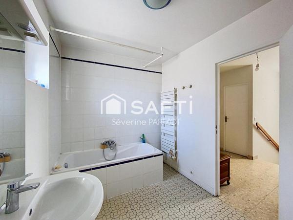 Quartier calme - Sous sol total - 5 chambres