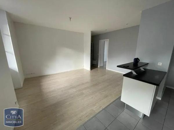 Appartement à louer 3 pièces 71.82m² Pau (64000)