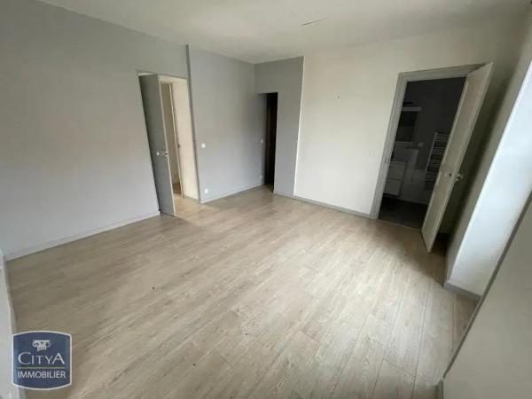 Appartement à louer 3 pièces 71.82m² Pau (64000)