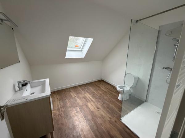 LONGERE RENOVEE 4 CHAMBRES - GARAGE - TERRAIN