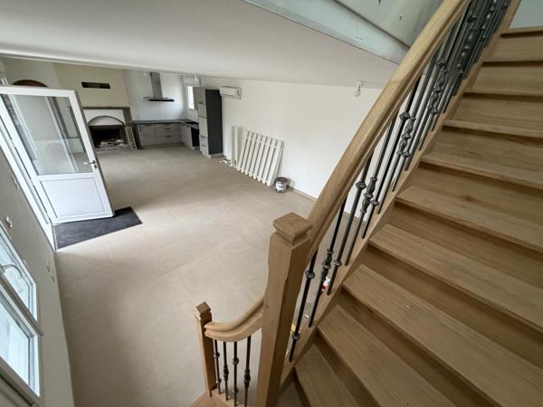 LONGERE RENOVEE 4 CHAMBRES - GARAGE - TERRAIN