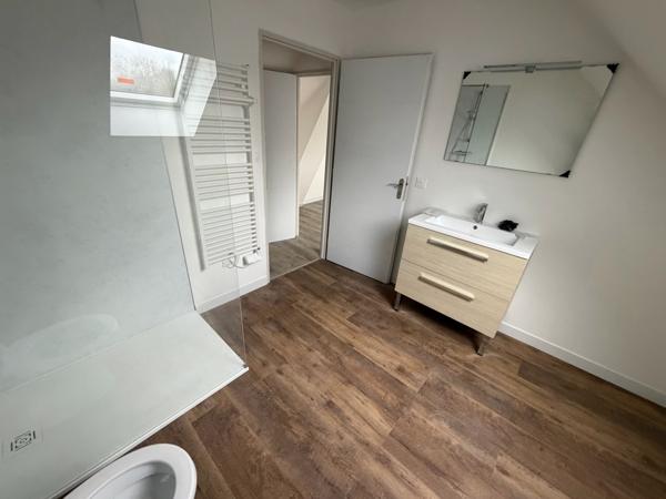 LONGERE RENOVEE 4 CHAMBRES - GARAGE - TERRAIN