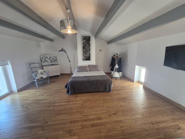 Maison 6 pièce(s) 4 chambre(s) 189 m²