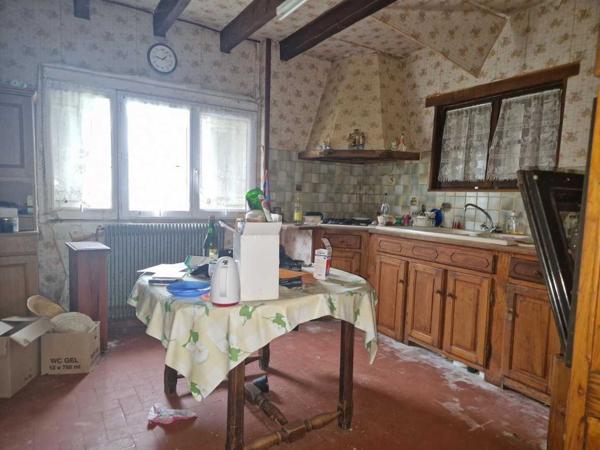 Maison ancienne - Le bugue Maison perigordine en pierres à renover avec dépendances et terrain d'env 5000m2