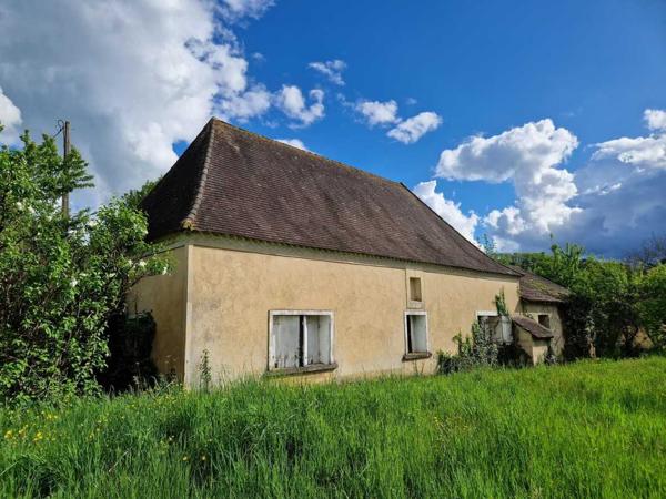 Maison ancienne - Le bugue Maison perigordine en pierres à renover avec dépendances et terrain d'env 5000m2