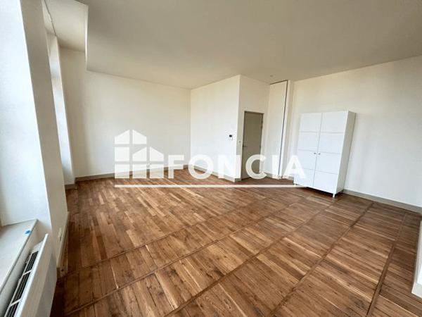 Location Appartement 2 pièces 55.5 m² - 23 RUE PAUL BERT Auxerre 89000