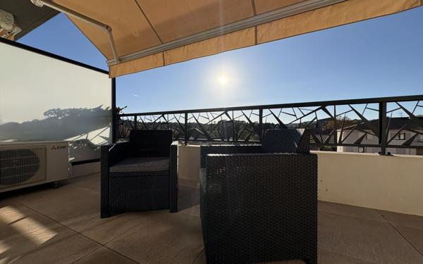 Appartement à vendre    2 pièces •  Toulon