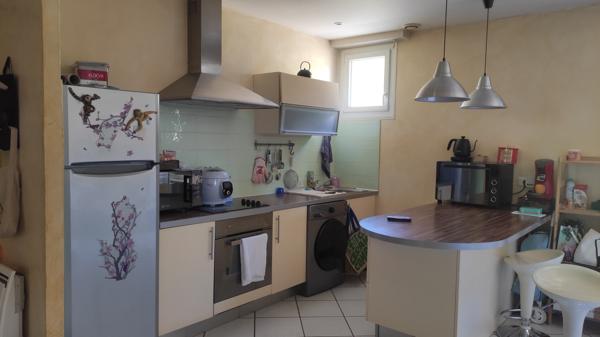 Appartement
         2 pièces
        - 55 m²