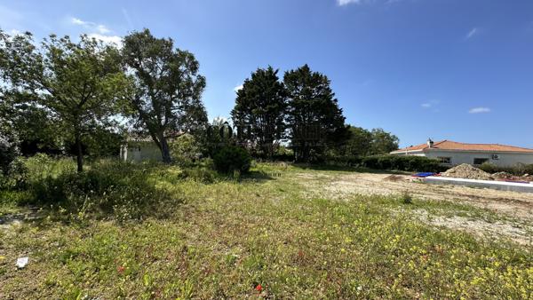 Vaux-sur-Mer (17640) TERRAIN CONSTRUCTIBLE 647 m2 VAUX SUR MER PROCHE PLAGES ET COMMERCES 349 000 € FAI