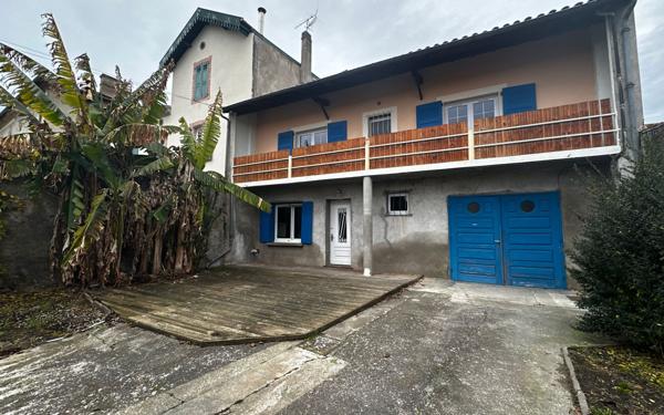 Maison à louer    5 pièces •  Palaminy