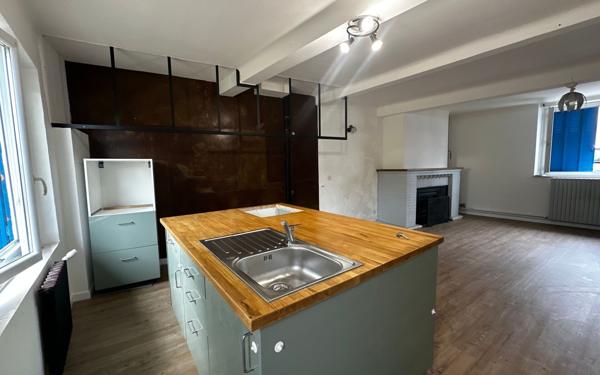 Maison à louer    5 pièces •  Palaminy