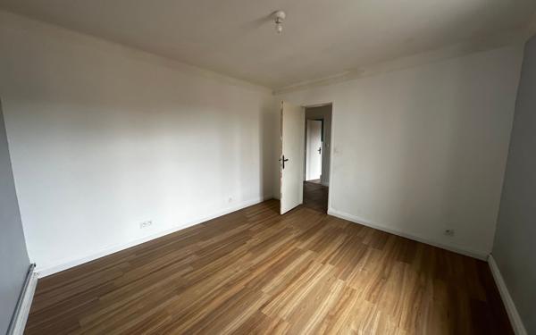 Maison à louer    5 pièces •  Palaminy