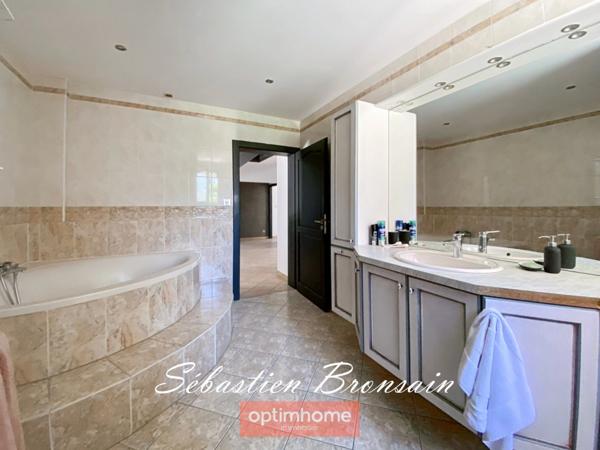 🏡 Rare à Dole – Maison Familiale + Appartement Indépendant – Quartier Très Recherché !