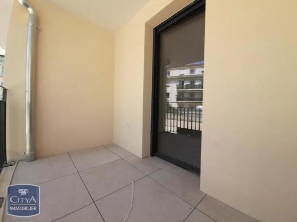 Appartement à louer 2 pièces 46.8m²