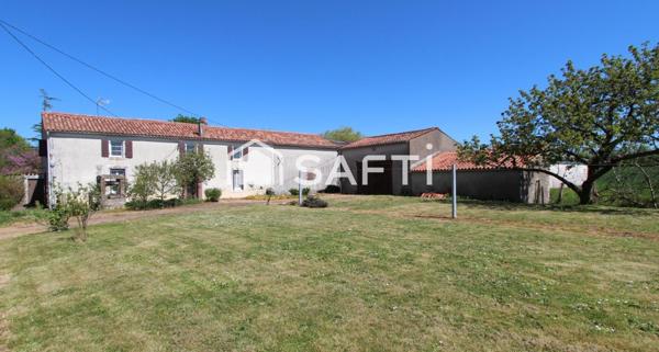 MAISON EN PIERRE AVEC DÉPENDANCES ET TERRAIN