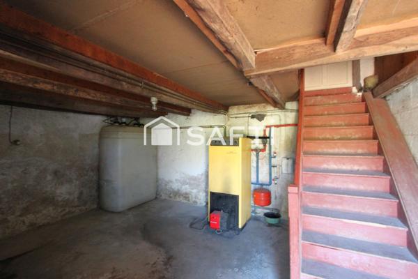 MAISON EN PIERRE AVEC DÉPENDANCES ET TERRAIN