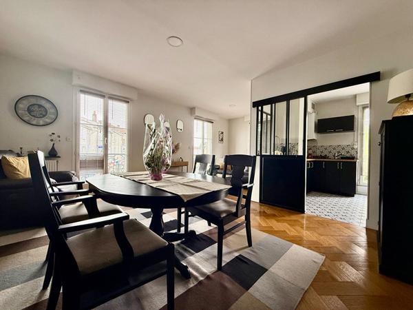 Appartement Surgeres 4 pièce(s) 100 m2