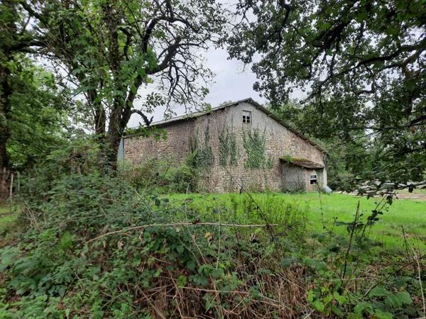 Immeuble à vendre |  Mayrinhac-Lentour |  392 m²