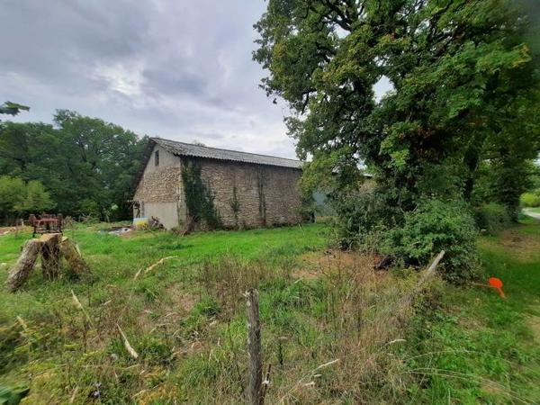 Immeuble à vendre |  Mayrinhac-Lentour |  392 m²