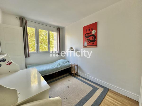 Appartement
         4 pièces
        - 84 m² 895 000 € *