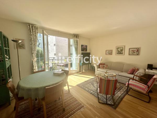 Appartement
         4 pièces
        - 84 m² 895 000 € *