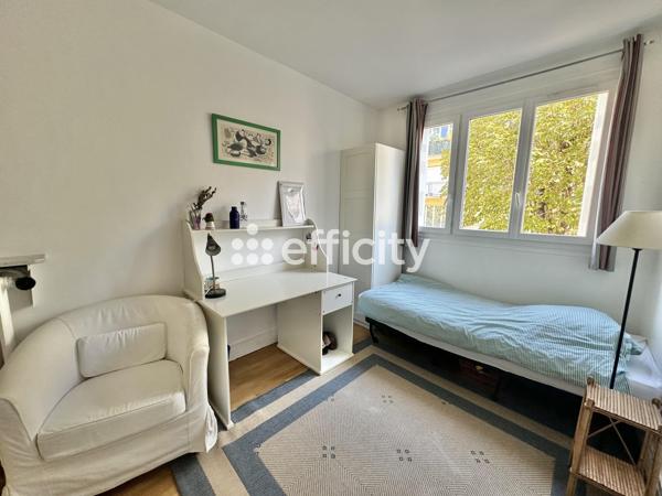 Appartement
         4 pièces
        - 84 m² 895 000 € *