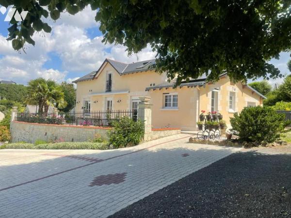 Maison familiale, SAUMUR avec grand jardin