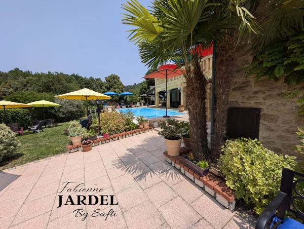 Maison en pierre - 5 chambres d'hôtes - piscine