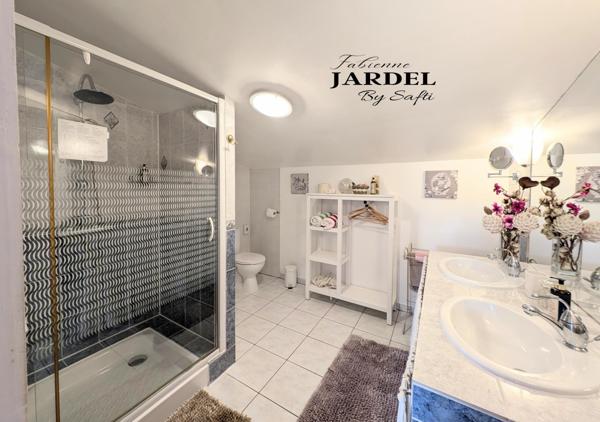 Maison en pierre - 5 chambres d'hôtes - piscine