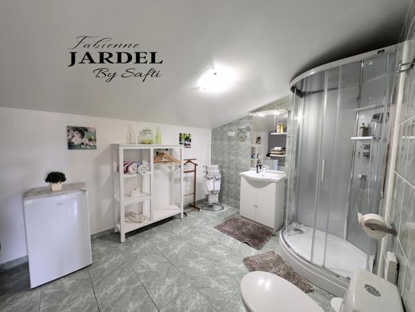 Maison en pierre - 5 chambres d'hôtes - piscine