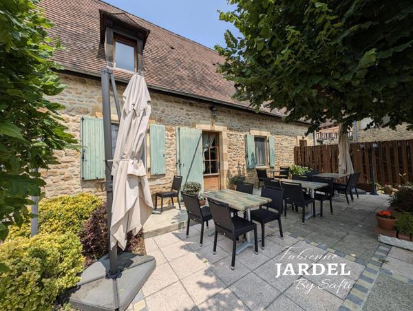 Maison en pierre - 5 chambres d'hôtes - piscine