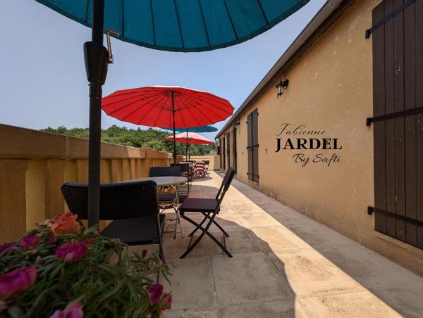 Maison en pierre - 5 chambres d'hôtes - piscine