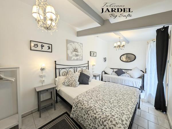 Maison en pierre - 5 chambres d'hôtes - piscine