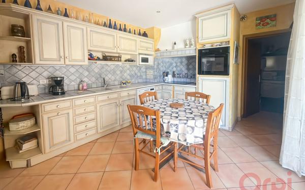 Maison à vendre    5 pièces •  Agde