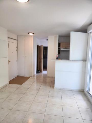 Charmant F2 avec balcon LUZARCHES