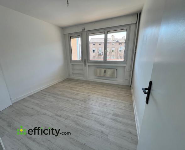 Appartement
         4 pièces
        - 89 m² Exclusivité 159 000 € *