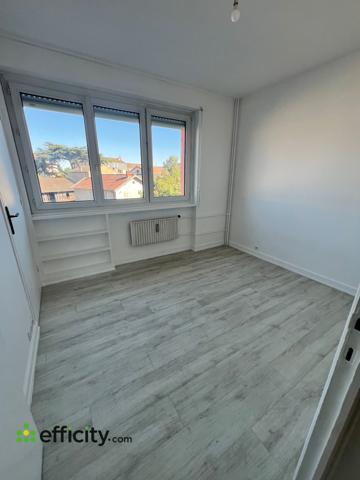 Appartement
         4 pièces
        - 89 m² Exclusivité 159 000 € *