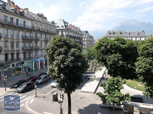 Appartement à louer 3 pièces 88.26m²